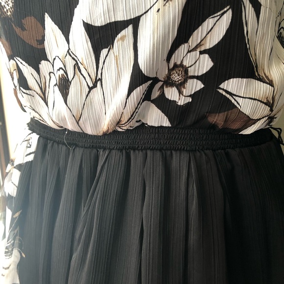 WHBM • Black Floral Sleeveless Ruffle Dress • Sz 6 - Picture 8 of 12